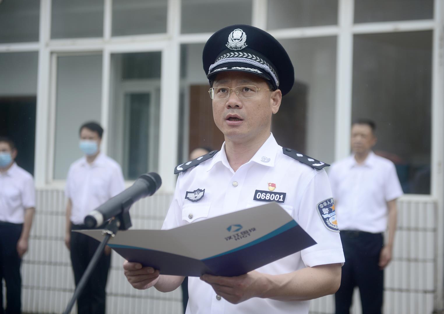 杨彪.jpg