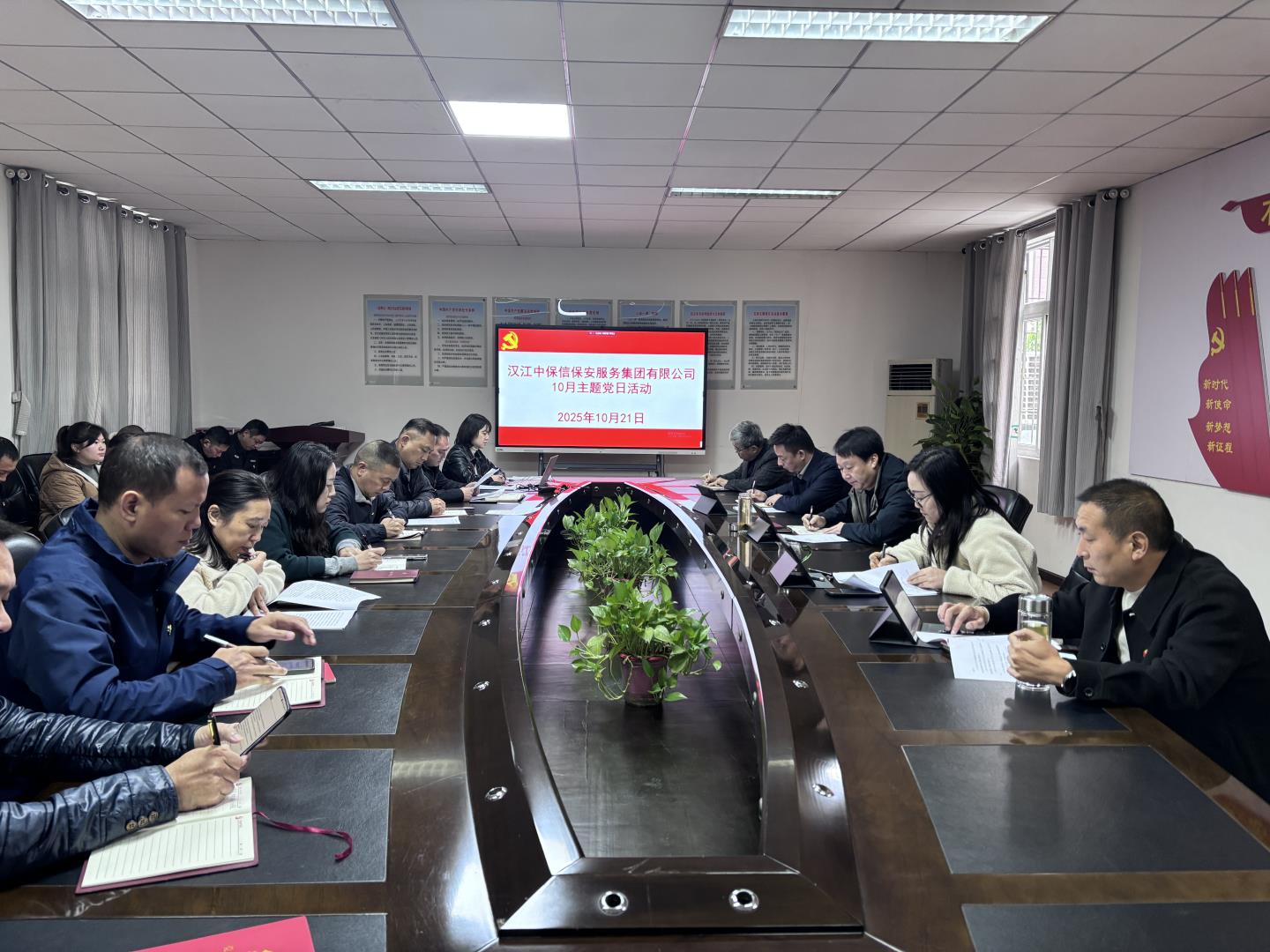 feb4d3ffa35456110301a6f605494498.jpg feb4d3ffa35456110301a6f605494498.jpg