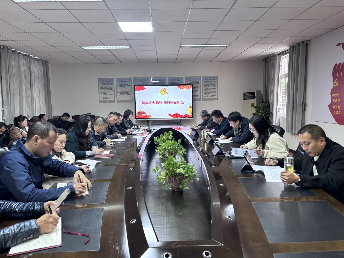 176cba857259ba715f7659a1f61b3c84.jpg 176cba857259ba715f7659a1f61b3c84.jpg